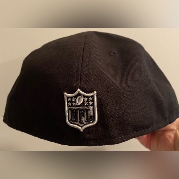 NFL Raiders New Era 59fifty size 7 3/8 - Picture 4 of 4